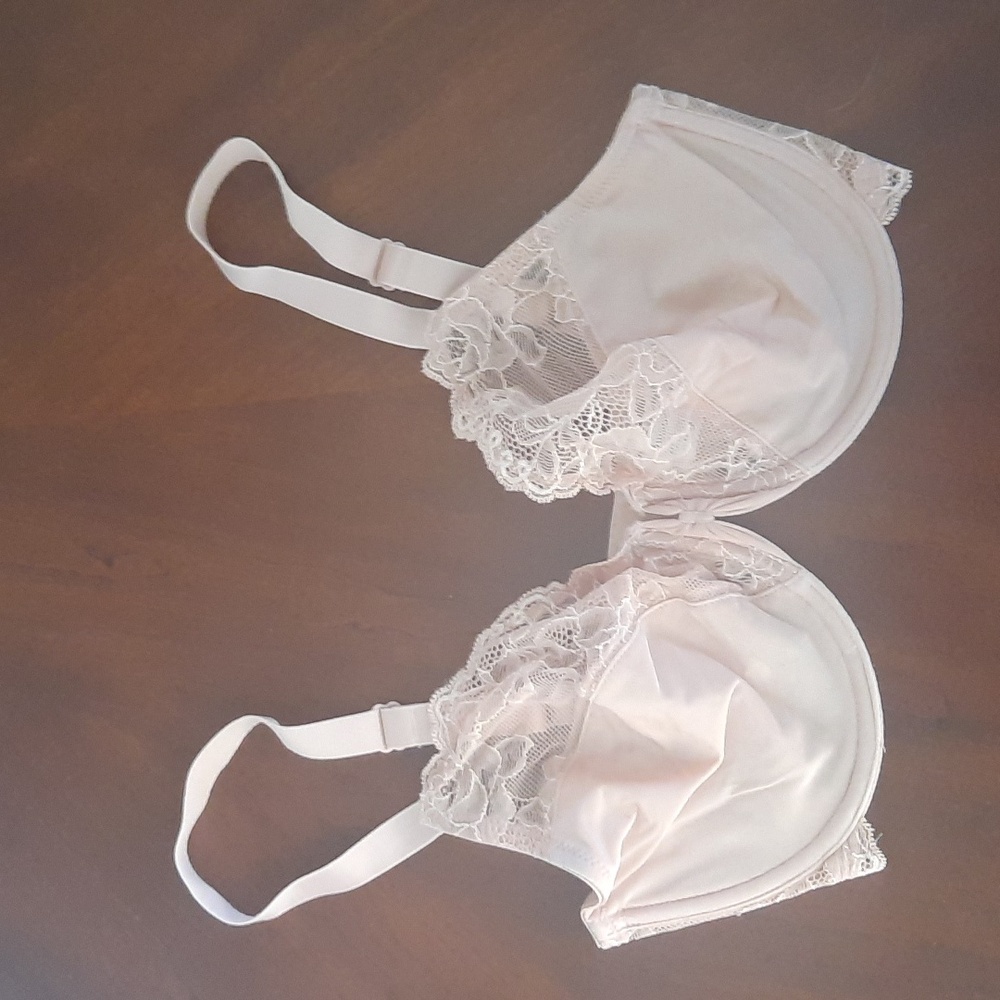 Wacoal 32DD Seasonal Fashion Lace Bra 851127